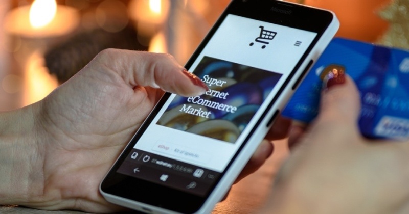 Perbedaan Marketplace dan E-Commerce